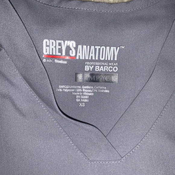 Greys anatomy impact scrubs - Picture 3 of 4